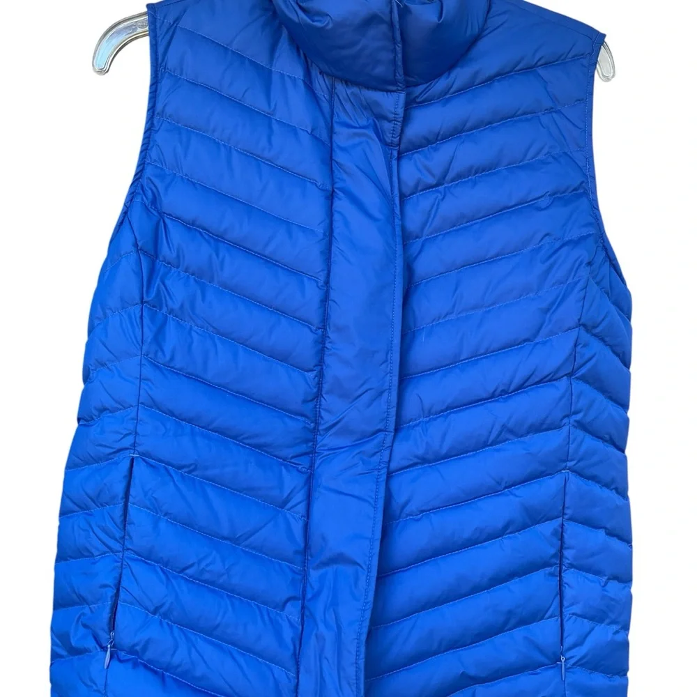 Talbots Size Medium Women’s Vibrant Blue Quilted Vest-pockets